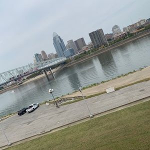 Meet your Posher, Brady